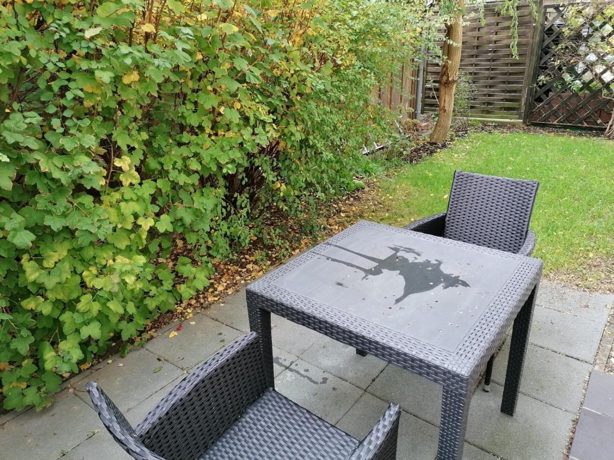 Korner 1 Mit Terrasse & Parkplatz - Abc27 By Abcwismar Lägenhet Exteriör bild
